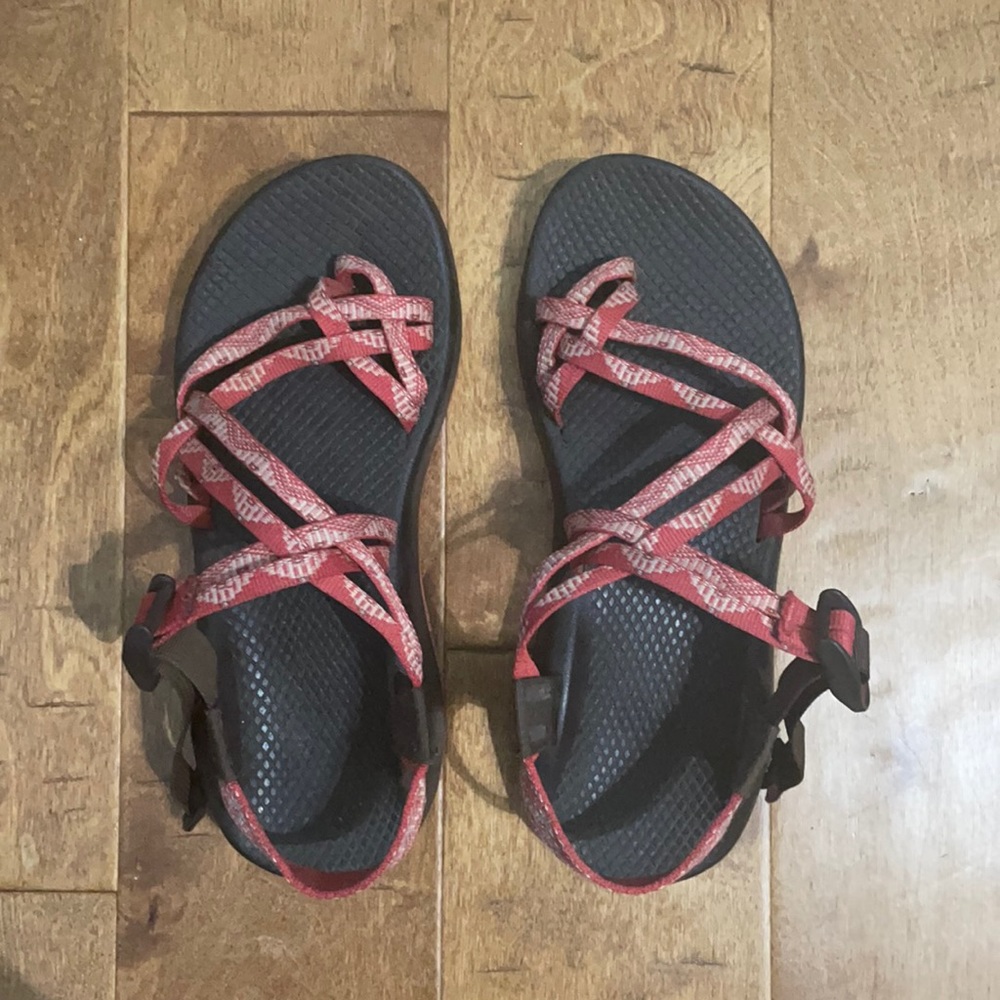 Women’s chacos size 9